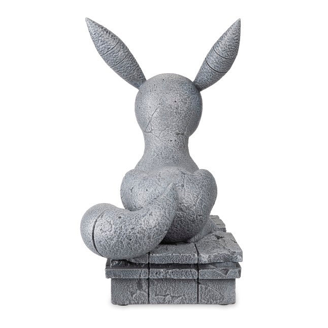 Umbreon Pokémon Yard Statue